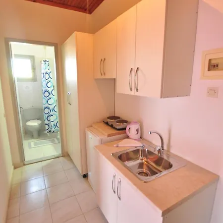 Acharavi Garden 3*