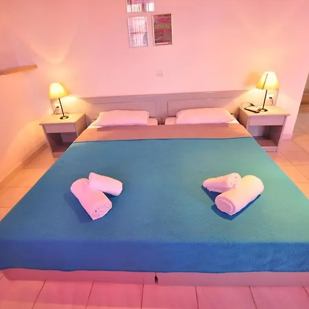 Acharavi Garden Hotel 3*