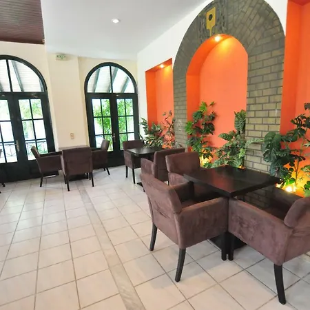 Acharavi Garden Hotel 3*